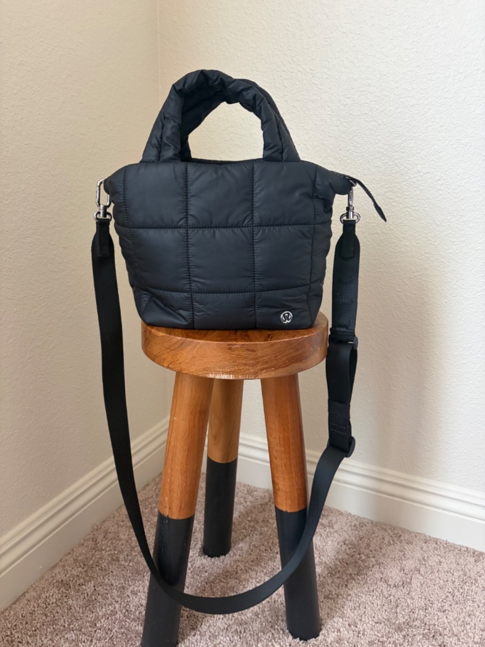 Lululemon Quilted Grid Tote Bag Mini 5L *Black* - Picture 2 of 10